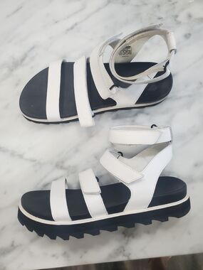 Sorel White Strappy Sandals with Chunky Black Sole